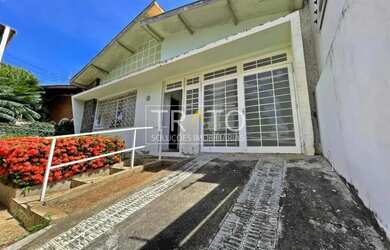 Imagem: A casa possui 2 Dormitórios, 2 Banheiros, 2 Vagas na garagem