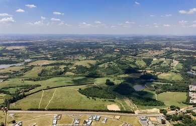 Imagem: O terreno possui 360m² de Área e está localizado em Parque