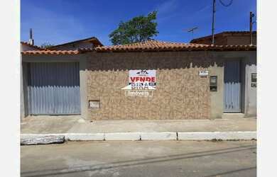 Imagem: A casa possui 3 Dormitórios e 2 Vagas na garagem e está localizado