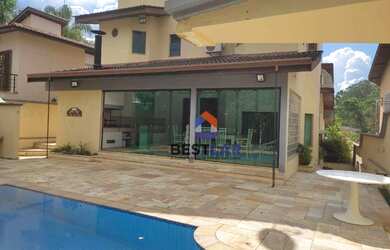 Imagem: A casa em condomínio possui 4 Dormitórios, 5 Banheiros, 5