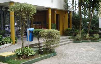 Imagem: O apartamento possui 3 Dormitórios, 1 Banheiro, 1 Vaga na garagem