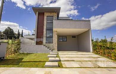 Imagem: A casa em condomínio possui 3 Dormitórios, 3 Banheiros, 4