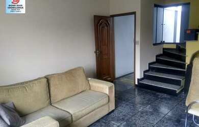 Imagem: A casa possui 3 Dormitórios, 3 Banheiros, 3 Vagas na garagem