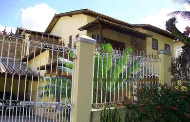 Imagem: A casa em condomínio possui 4 Dormitórios, 5 Banheiros, 4