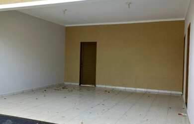 Imagem: A casa possui 3 Dormitórios, 2 Banheiros e 160m² de Área