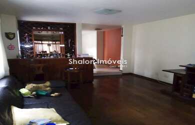 Imagem: A casa possui 5 Dormitórios, 5 Banheiros, 2 Vagas na garagem