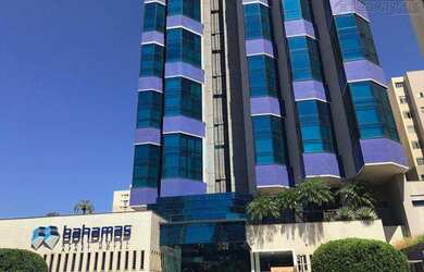 Imagem: O apartamento possui 1 Dormitório, 1 Banheiro, 1 Vaga na garagem