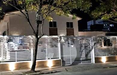 Imagem: A casa em condomínio possui 3 Dormitórios, 2 Banheiros, 1