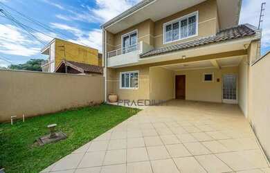 Imagem: A casa possui 3 Dormitórios, 3 Banheiros, 3 Vagas na garagem