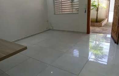 Imagem: A casa possui 2 Dormitórios, 1 Banheiro, 4 Vagas na garagem