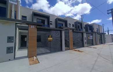 Imagem: A casa possui 2 Dormitórios, 2 Banheiros, 1 Vaga na garagem