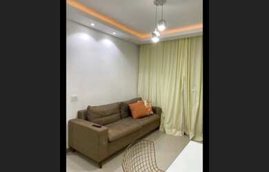 Imagem: O apartamento possui 2 Dormitórios, 1 Banheiro, 1 Vaga na garagem