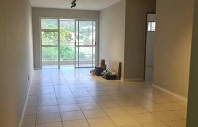 Imagem: O apartamento possui 4 Dormitórios, 2 Banheiros, 2 Vagas na