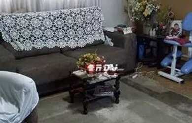 Imagem: A casa possui 2 Dormitórios, 2 Banheiros, 2 Vagas na garagem