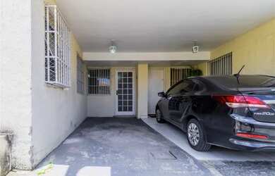 Imagem: A casa possui 2 Dormitórios, 2 Banheiros, 1 Vaga na garagem