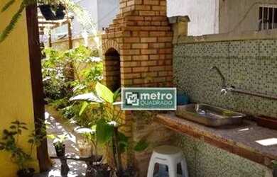 Imagem: A casa possui 2 Dormitórios, 2 Banheiros, 1 Vaga na garagem