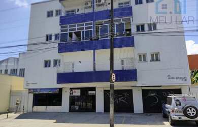 Imagem: O apartamento possui 3 Dormitórios, 1 Banheiro, 1 Vaga na garagem