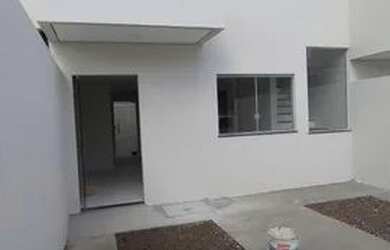 Imagem: A casa possui 3 Dormitórios, 3 Banheiros, 2 Vagas na garagem