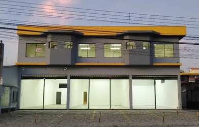 Imagem: O depósito possui 5 Vagas na garagem, 320m² de Área e está