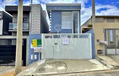 Imagem: A casa em condomínio possui 3 Dormitórios, 3 Banheiros, 2