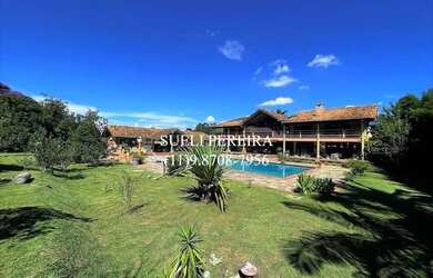 Imagem: A casa em condomínio possui 5 Dormitórios, 5 Banheiros, 5