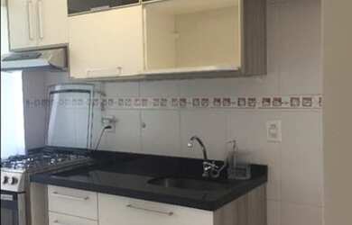 Imagem: O apartamento possui 2 Dormitórios, 1 Banheiro, 1 Vaga na garagem