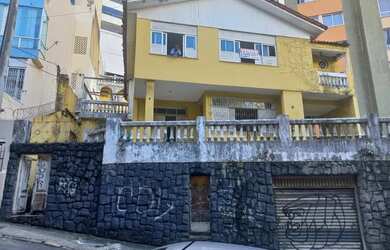 Imagem: A casa à venda possui 4 Dormitórios, 5 Banheiros, 2 Vagas