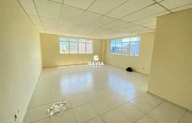 Imagem: O depósito possui 1 Vaga na garagem e 58m² de Área e está