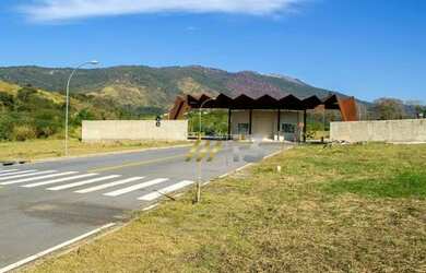Imagem: A casa em condomínio possui 3 Dormitórios, 3 Banheiros, 4