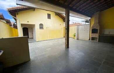 Imagem 2: Casa para venda tem 241 metros quadrados com 4 quartos em Embaré - Santos...