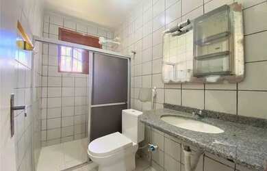 Imagem: A casa possui 2 Dormitórios, 1 Banheiro, 1 Vaga na garagem