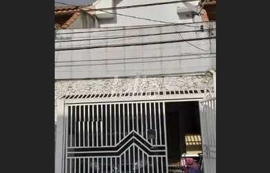 Imagem: A casa à venda possui 3 Dormitórios, 2 Banheiros, 1 Vaga na