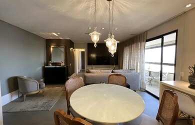 Imagem: O apartamento possui 2 Dormitórios, 2 Banheiros, 2 Vagas na