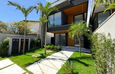 Imagem: A casa em condomínio possui 4 Dormitórios, 5 Banheiros, 2