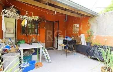 Imagem 12: Casa em Porto Alegre, no bairro Hípica, com 2 dormitório s , e 2 banheiros,...