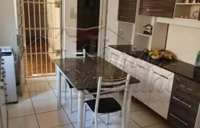 Imagem: A casa possui 2 Dormitórios, 1 Banheiro, 2 Vagas na garagem