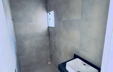 Imagem 9: Vendo excelente casa de 2/4 sendo uma suíte no sim