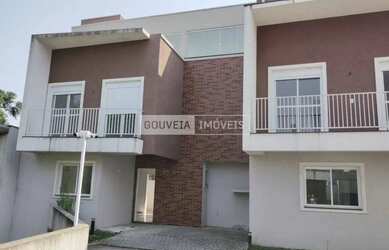 Imagem: A casa em condomínio possui 3 Dormitórios, 3 Banheiros, 2