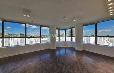 Imagem: O depósito possui 1 Vaga na garagem e 84m² de Área e está