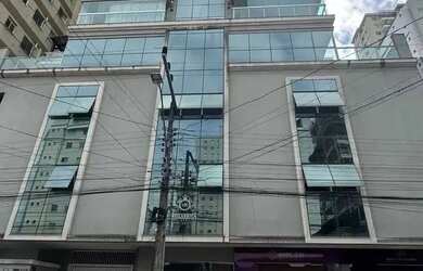 Imagem 2: Apartamento com 4 suítes sendo 2 demi e 3 vagas de garagem - Bairro Andorinha,...