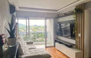 Imagem: O apartamento possui 2 Dormitórios, 1 Banheiro, 1 Vaga na garagem