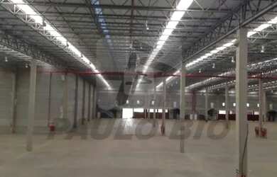 Imagem: O depósito possui 5 Vagas na garagem, 4.592m² de Área, Imóvel