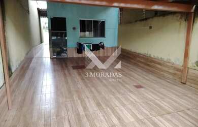 Imagem: A casa possui 2 Dormitórios, 2 Banheiros, 2 Vagas na garagem