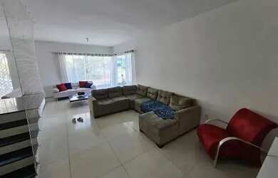 Imagem: A casa em condomínio possui 4 Dormitórios, 5 Banheiros, 2