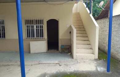 Imagem: A casa à venda possui 2 Dormitórios, 2 Banheiros, 3 Vagas