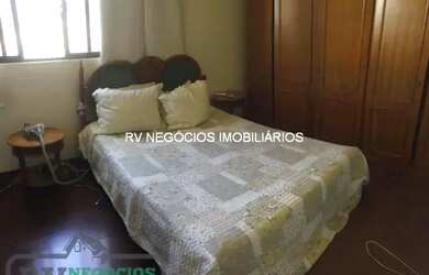 Imagem: A casa em condomínio à venda possui 5 Dormitórios, 3 Banheiros