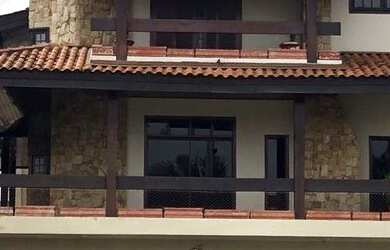 Imagem: A casa em condomínio possui 4 Dormitórios, 5 Banheiros, 5