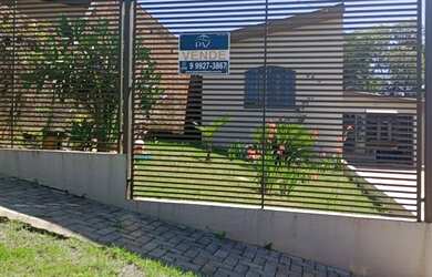 Imagem: A casa possui 2 Dormitórios, 2 Banheiros, 5 Vagas na garagem