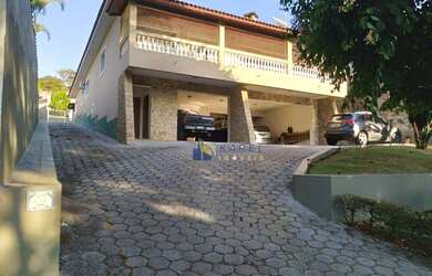 Imagem: A casa em condomínio possui 5 Dormitórios, 5 Banheiros, 5