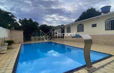 Imagem: A casa em condomínio possui 4 Dormitórios, 4 Banheiros, 5